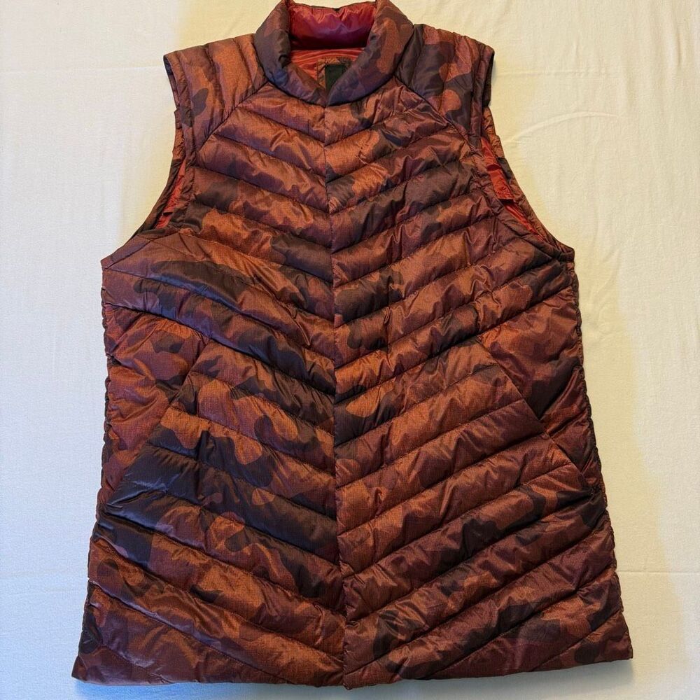 Lululemon | Men’s Snap Down Vest | Smokescreen Camo | Goose Down | Red | Size L